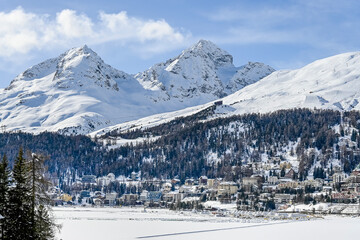 St. Moritz, St. Moritzersee, Oberengadin, Alpen, Corviglia, Dorf, Piz Nair, Piz Julier, Piz Albana,...