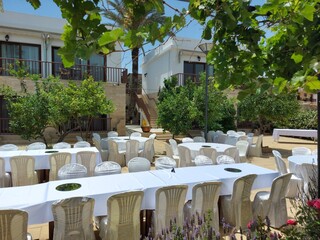 restaurant in the garden