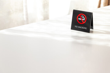 窓際の禁煙席