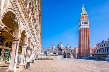 Fotobehang Piazza San Marco square in Venice scenic architecture view © xbrchx