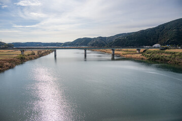車窓からの風景 清流四万十川にかかる橋