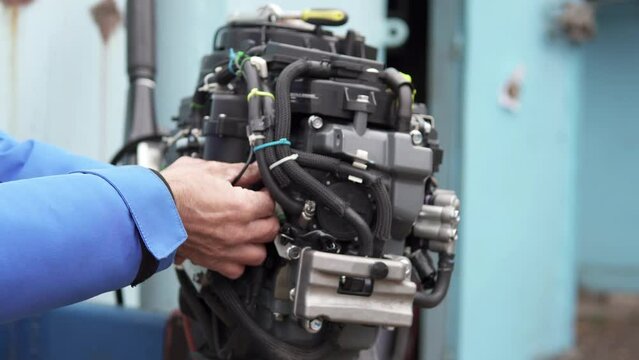The master performs comprehensive diagnostics and repairs of injection outboard motors.	
