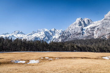 Jade Dragon Snow Mountain in Lijiang, China © 易成 韩