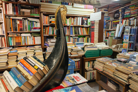 The Alta Acqua Libreria is an bookshop in Venice