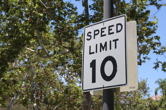 speed limit sign