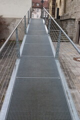 Rollstuhlrampe. Invalidenrampe.