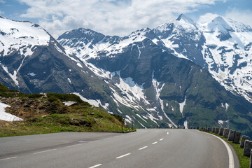 Grossglockner High Alpine Road in the austrian alps - 753273341