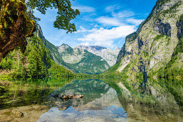 Obersee mit Watzmannmassiv im Nationalpark Berchtesgaden - obrazy, fototapety, plakaty