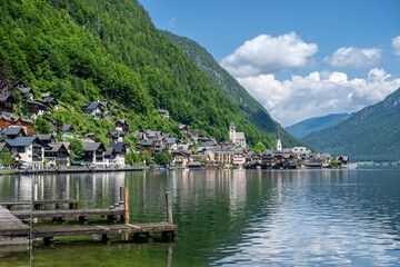 Hallstatt village in Austrian Alps. - 753304788