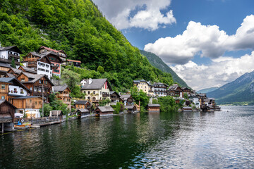 Hallstatt village in Austrian Alps. - 753305110