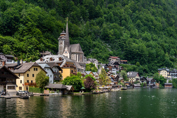 Hallstatt village in Austrian Alps. - 753305145