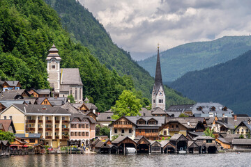 Hallstatt village in Austrian Alps. - 753305179