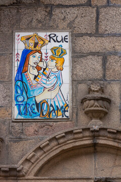 Stra&szlig;enschild Rue Notre Dame, Guingamp, Bretagne