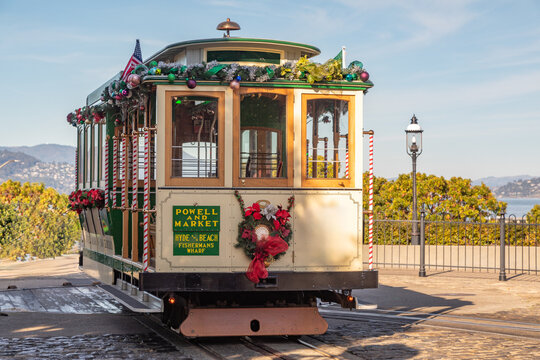 San Francisco Cable Car Decorated with Festive Christmas Wreath and Garland, Powell Street Turnaround, California