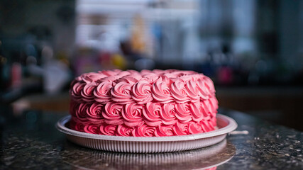 wedding cake with roses