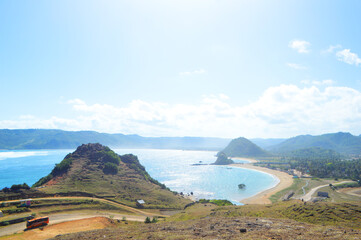 view of the bay and mountains in peninsula