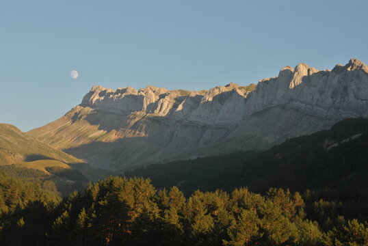 Pirineos al atardecer