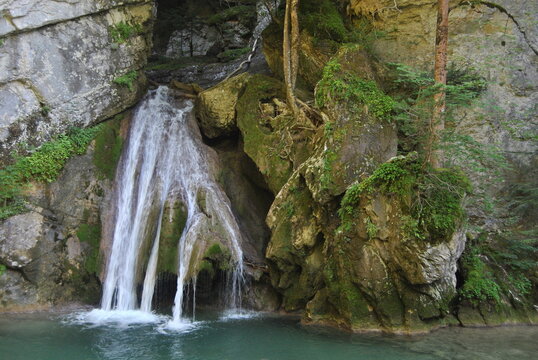 Cascada de Belabarze, Isaba