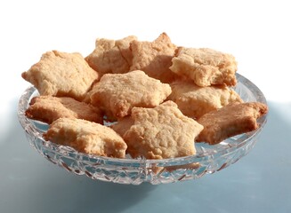 preparing and baking tasty cakes at home