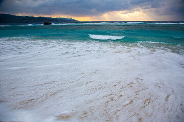 奄美, 春(3月)に“寒の戻り”の冬の海,