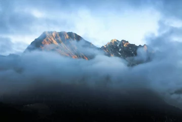 Fototapete Höhenskala landscape with fog