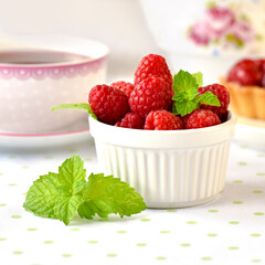 Red raspberries in a bowl