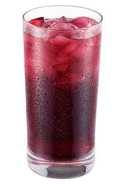 copo com suco de cranberry com pedras de gelo isolado em fundo transparente - gim com suco de cranberry