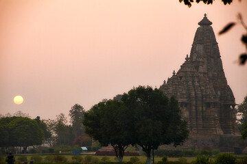Fototapeta na wymiar Reise durch Indien. Khajuraho in Bundesstaat Madhya Pradesh. Tempelanlagen