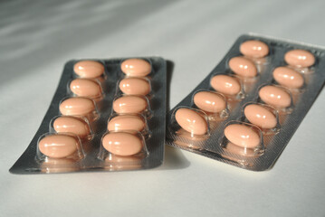 イソトレチノイン