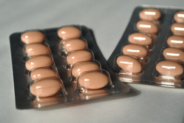 イソトレチノイン