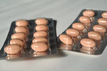 イソトレチノイン