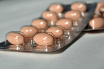 イソトレチノイン