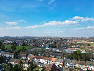 Fototapeta na wymiar High Angle View of Residential Homes of Luton City 