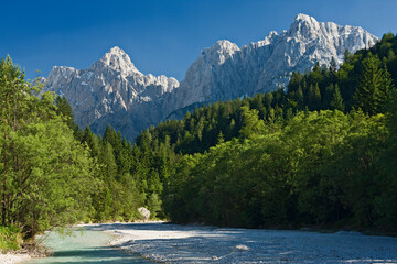 Slowenien, Triglav Nationalpark, Prisojnik, Razor, Fluß, Wald, Kalkstein,