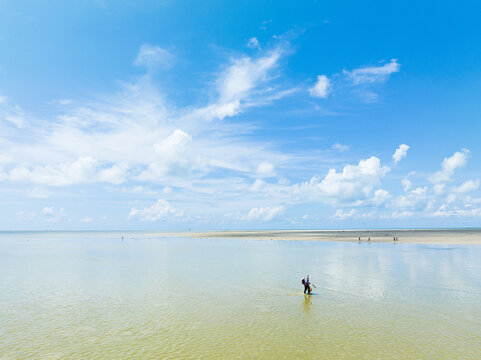 clean ocea and blue sky