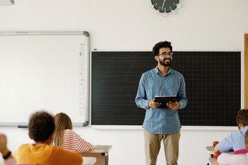 Teacher classroom climate mentoring pupil learning process pedagogy 