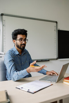 Tutorship educator workplace laptop discussion educate speak out study