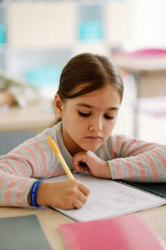 Busy test handwriting schoolwork study hard student stationery ponder 