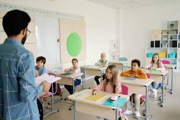 Professional tutor dialogue class listening material