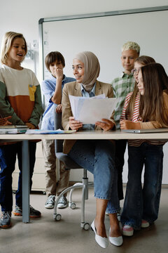 Group student classmate art teacher mutual understanding chat school