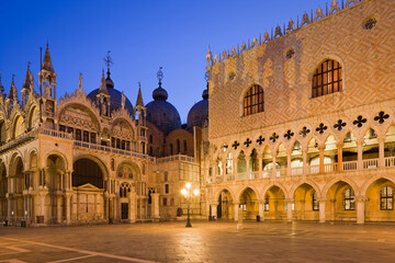 Fototapeta na wymiar Italien, Venetien, Venedig, Markusplatz, Dogenpalast