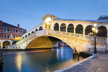 Italien, Venetien, Venedig, Canal Grande, Rialto Brücke, - obrazy, fototapety, plakaty