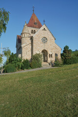 Fototapeta na wymiar famous Chapel called Kreuzkapelle,Wissberg,Rhinehessen wine region,Germany