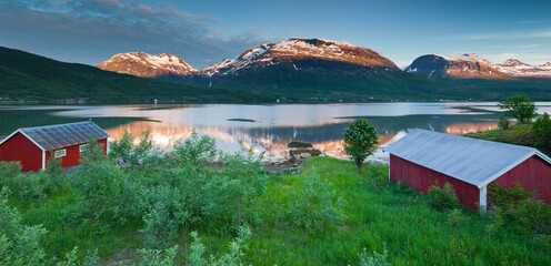 Norwegen, Nordland, Gratangen Fjord, Dudalstinden, Hütten
