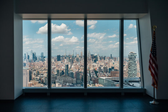 Fototapeta Manhattan seen in an office window