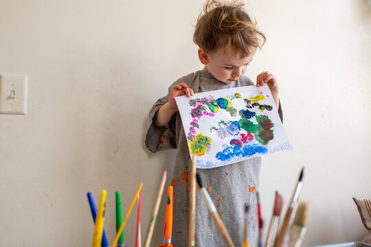 Toddler Artist Shows off Painting he Created