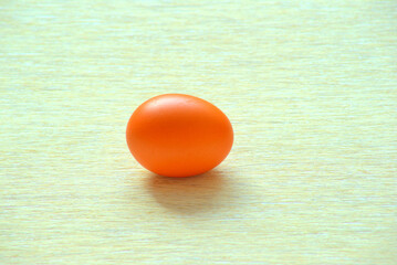 Uova pasquali pronte da decorare, anche simbolo tradizionale di fertilità e rinascita