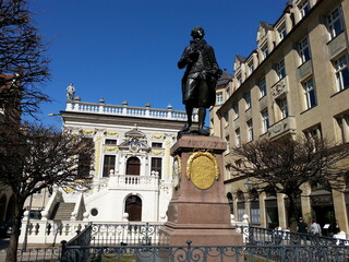 Goethe Denkmal vor Alter Handelsbörse in Leipzig