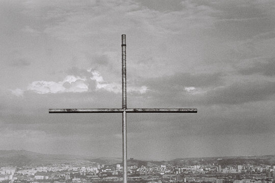 Metal cross