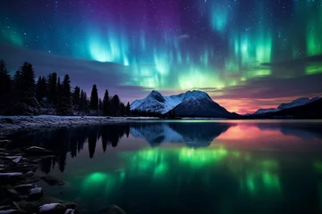 Poster Aurores boréales Alaskan northern lights over a snowy mountain